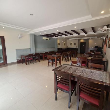 Hotel Lemon Park Халдвани Экстерьер фото