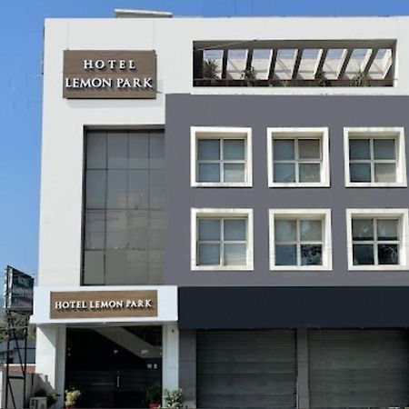 Hotel Lemon Park Халдвани Экстерьер фото