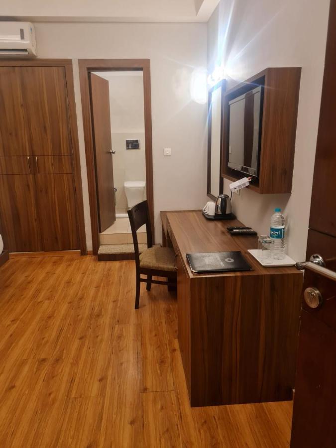 Hotel Lemon Park Халдвани Экстерьер фото